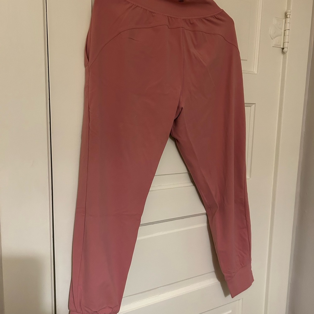 Athleta salutation jogger